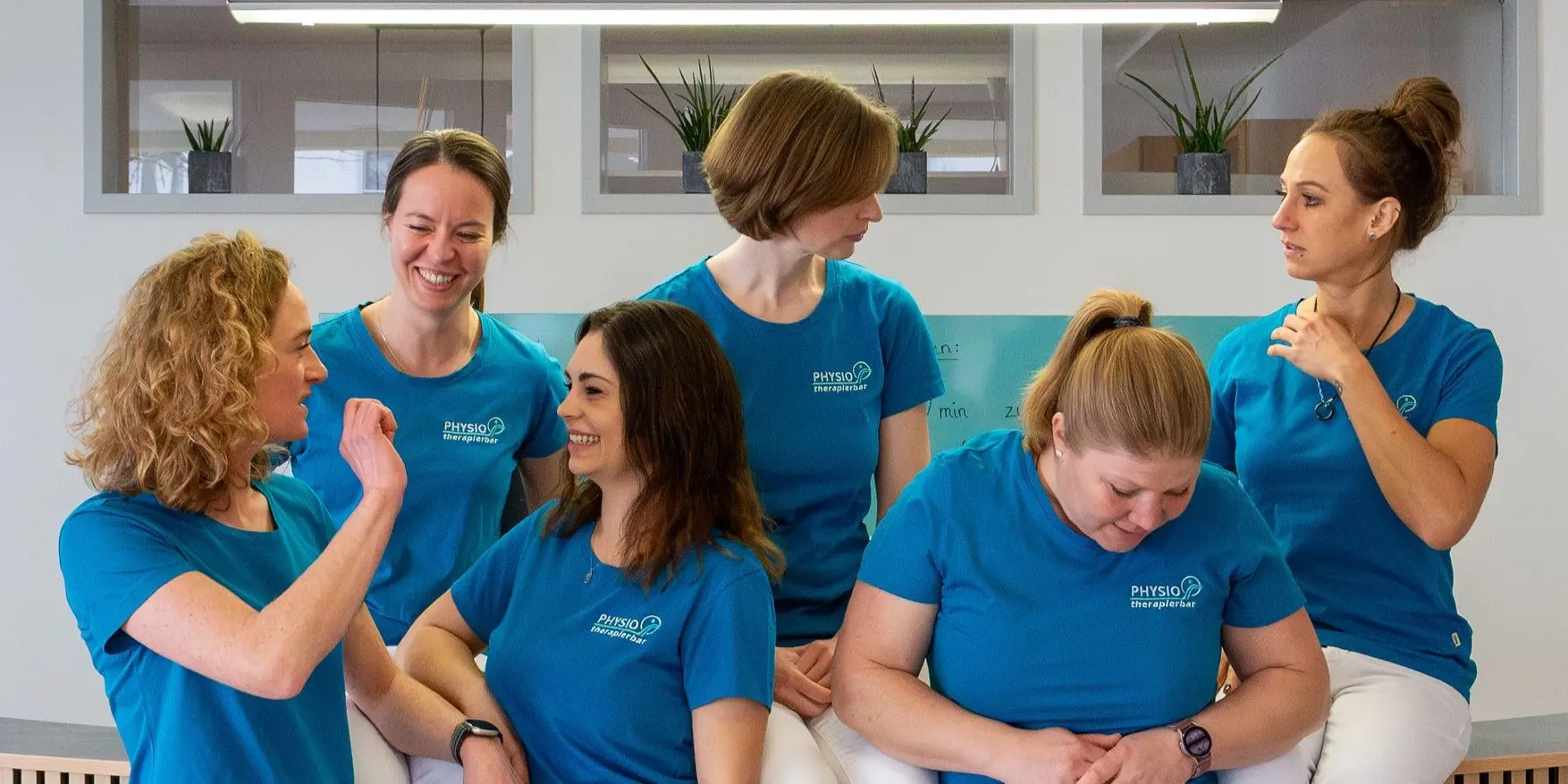 Bild des PHYSIO therapierbar Team - Nahaufnahme, ohne Augenkontakt